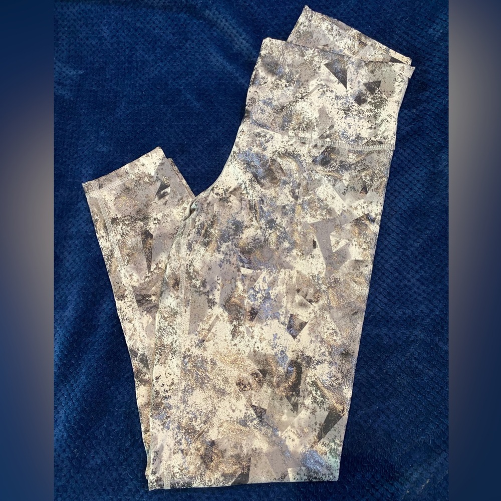 NWOT DYI High Shine Gray/White Leggings Sz LG